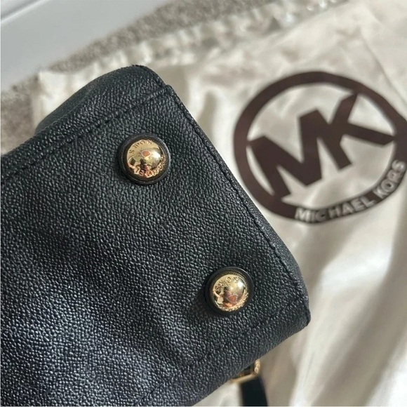 Michael Kors Black and Gold Tote with Signature Monogram Cynthia - Picture 11 of 13